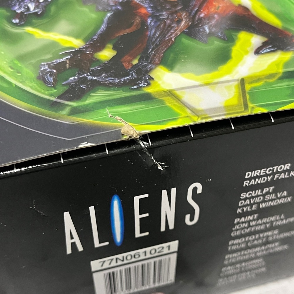 NECA Aliens Rhino Alien Action Figure Kenner Tribute Translucent Orange Black - Picture 3 of 12